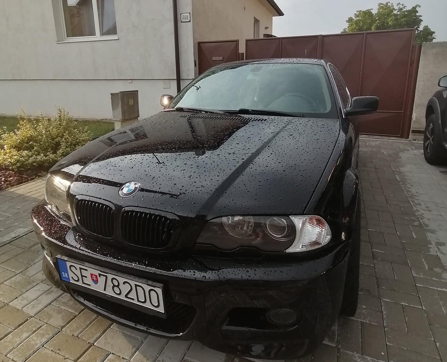 bmw-e46-coupe-325ci-141kw-od-pesko-2-min